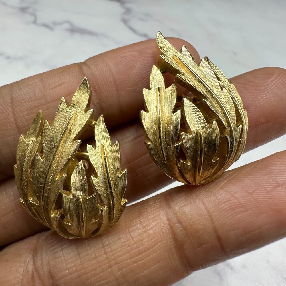 3/$30 Vintage Trifari Clip On Earrings Gold Tone Textured Layered Leaf Swirl